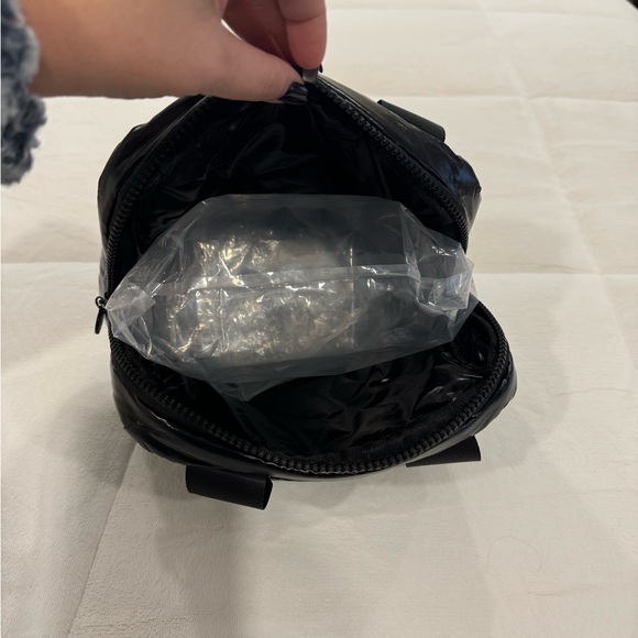 CHANEL  New bag/makeup with box from Authentic Chanel makeup line - Picture 3 of 8